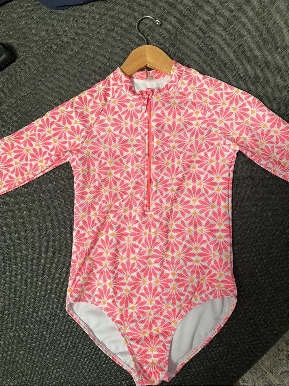 Girls  Long-Sleeve hot Pink & white  Floral Rash Guard Swimsuit 14/16 like new
